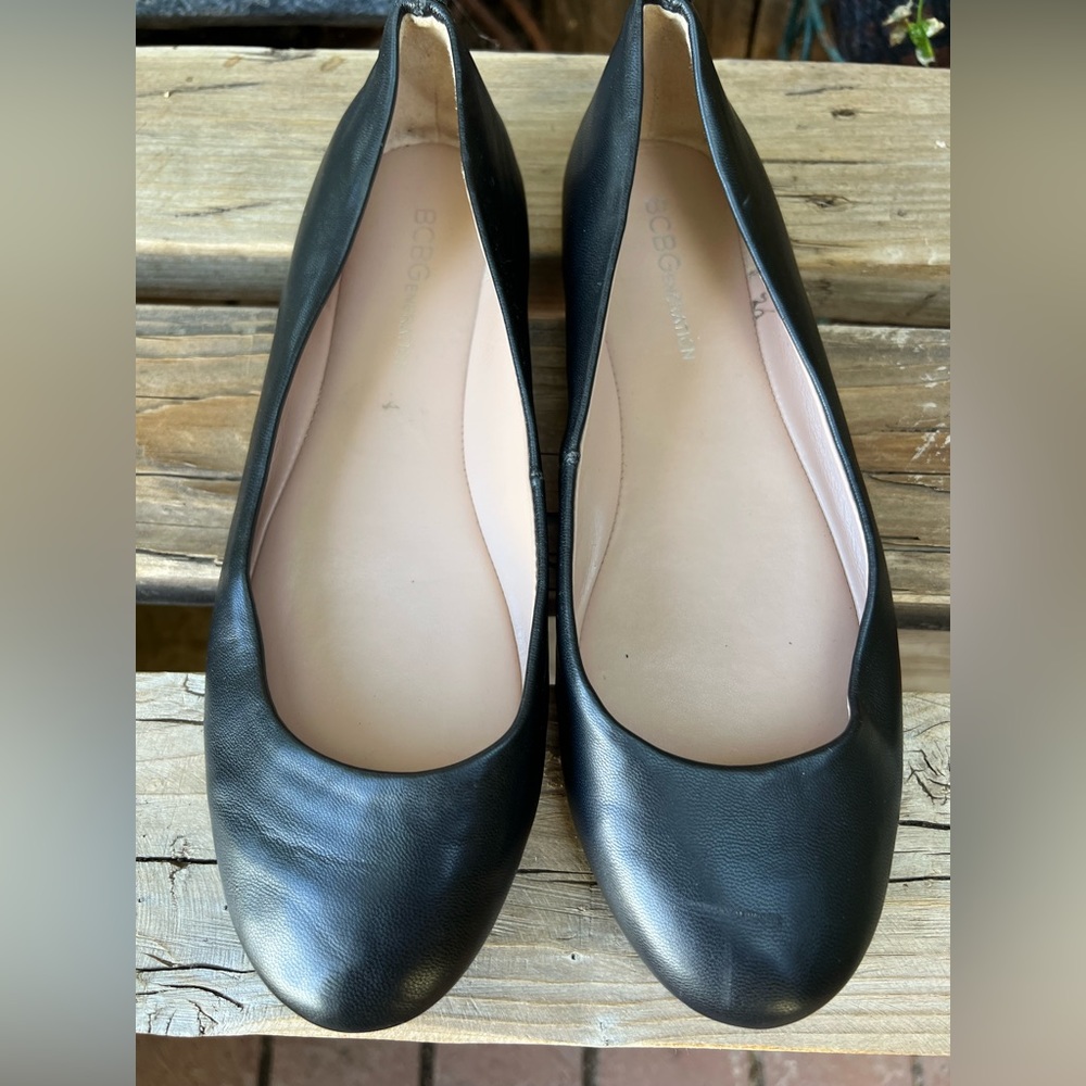 BCBGeneration Black Flats